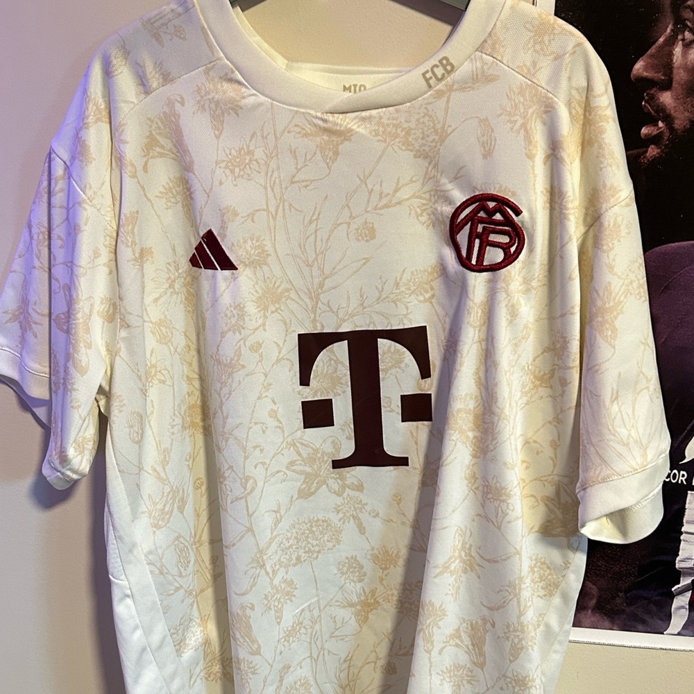 Adidas Bayern Munich 23/24 Third kit